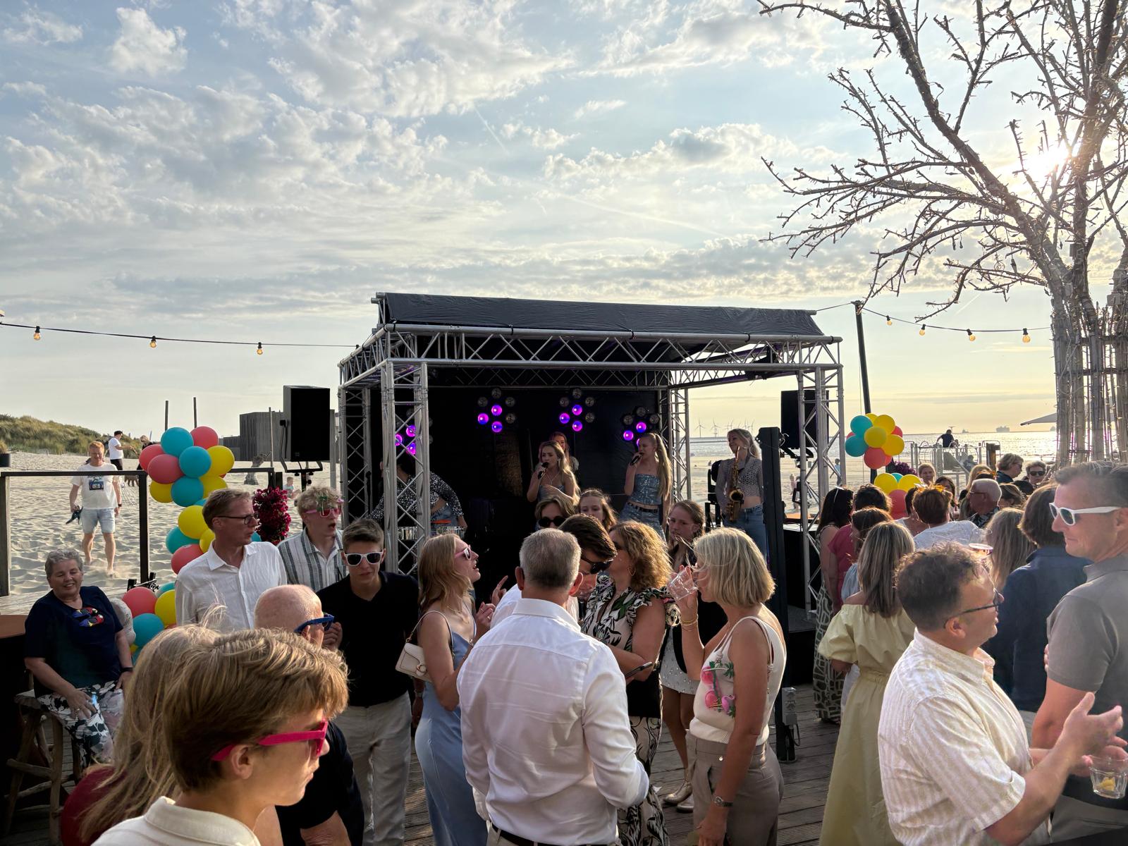 Feestlocatie Hoek van Holland 9 Feestlocatie met band beachclub